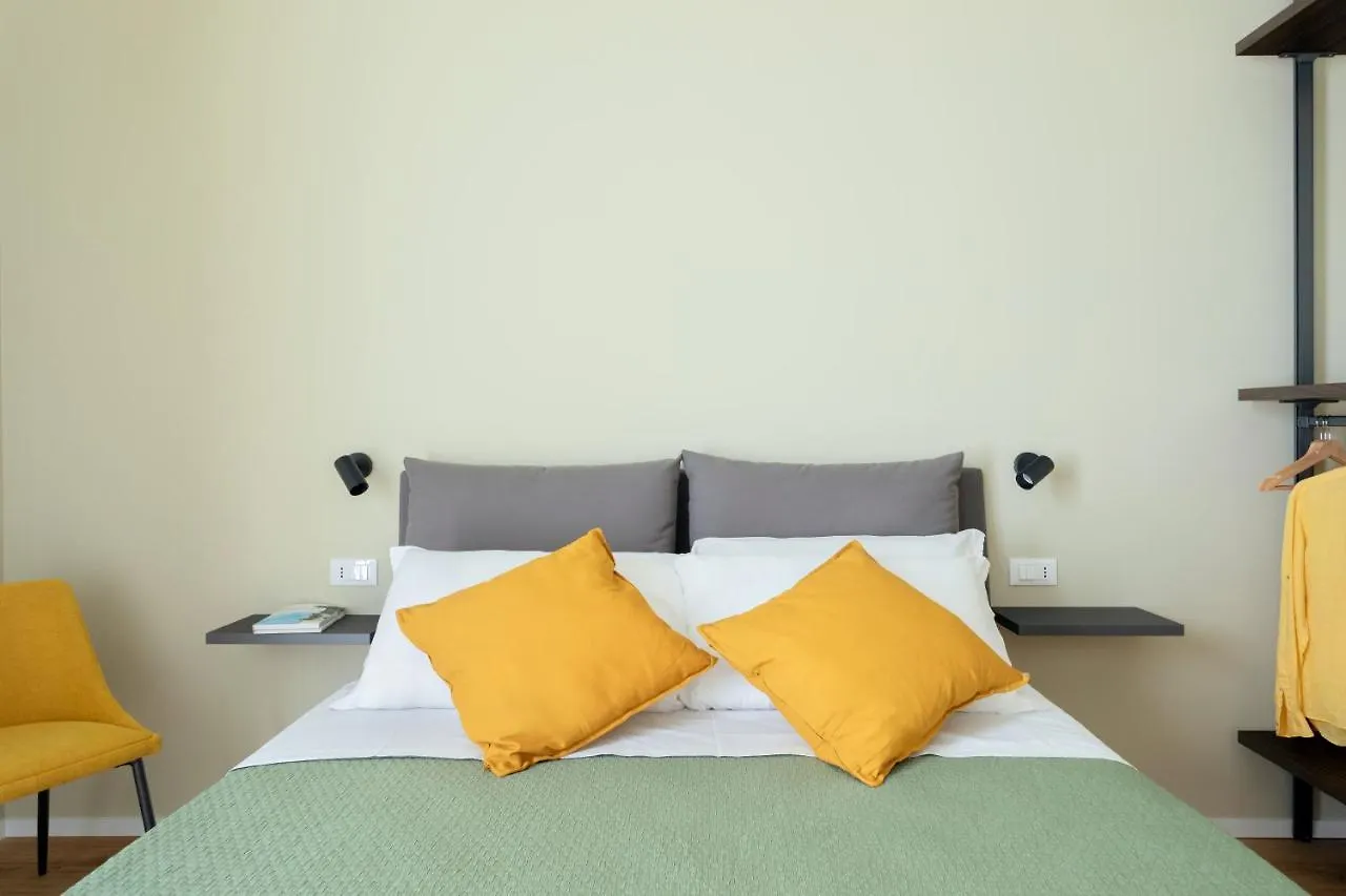 Mori'S Rooms Palermo 0*,  Italia