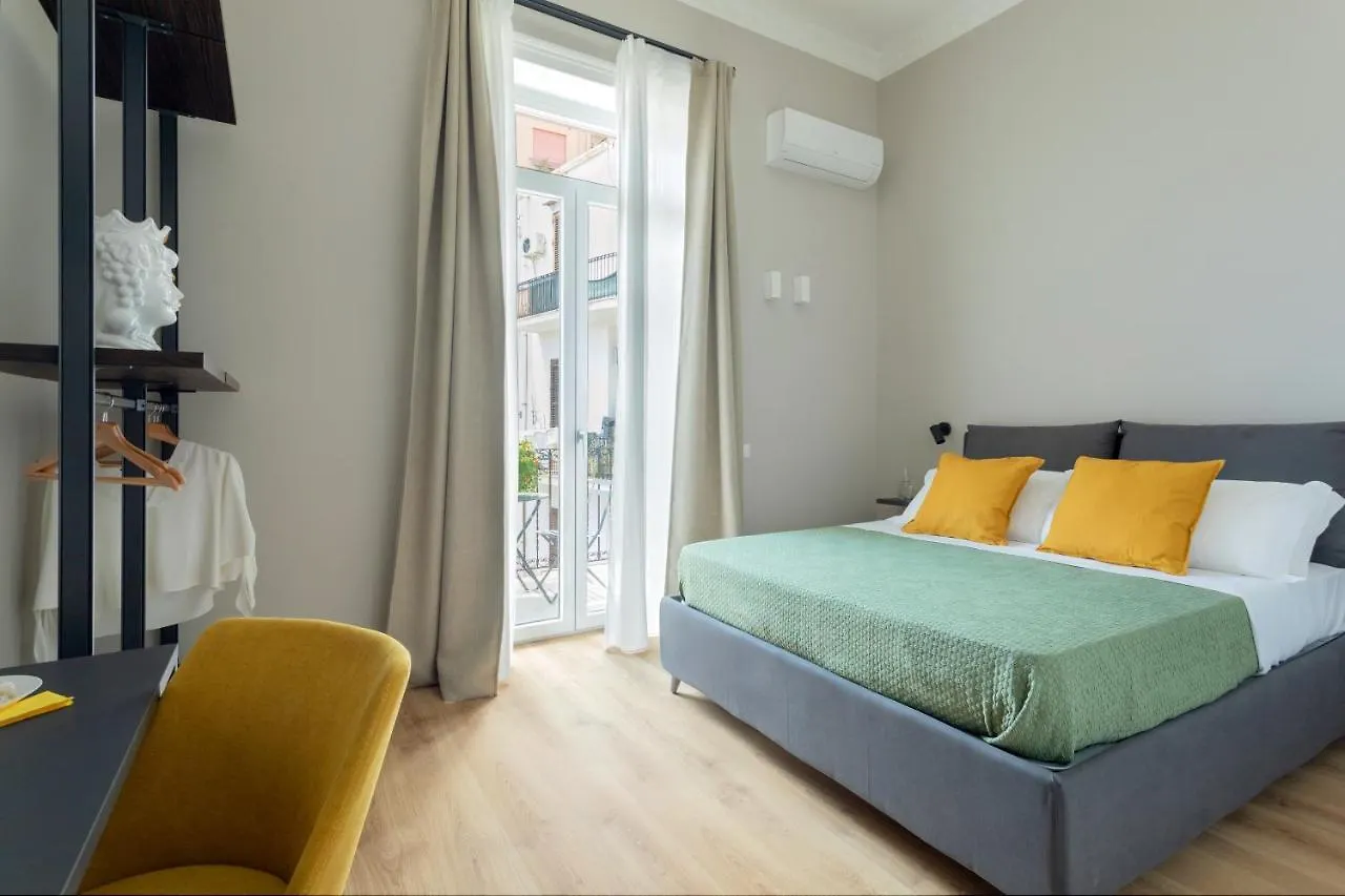 Mori'S Rooms Palermo 0*,  Italia