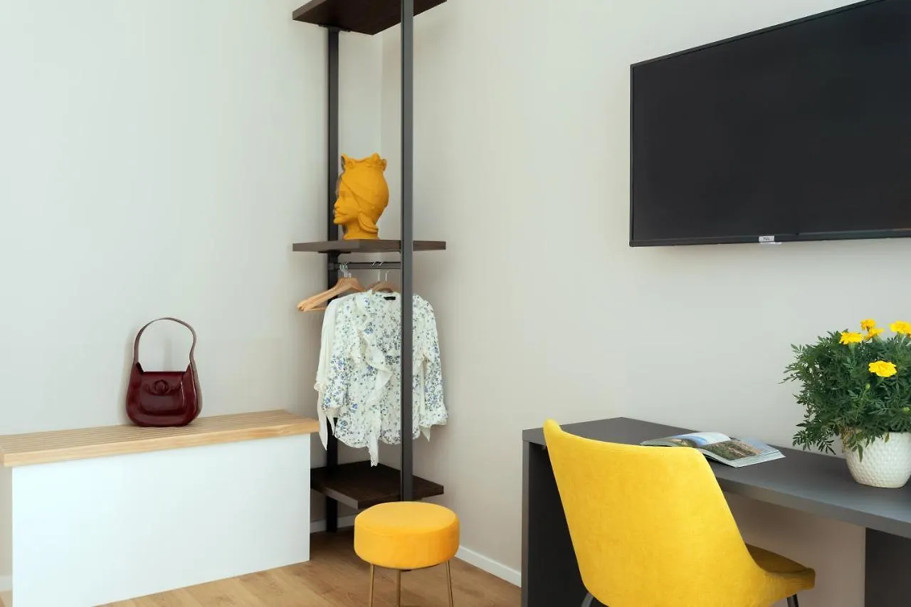 Mori'S Rooms Palermo 0*,  Italien