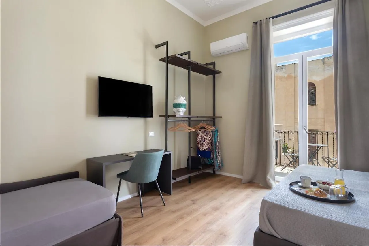 Mori'S Rooms Palermo 0*,